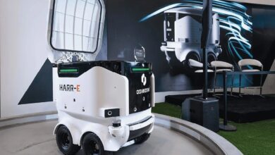 Robot tự thu gom rác
