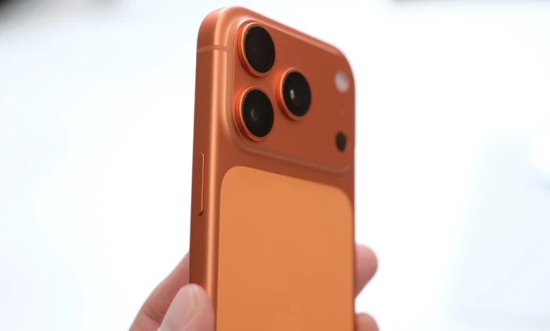 iPhone 17 Pro Max màu cam ‘cháy hàng’ sau vài phút mở bán