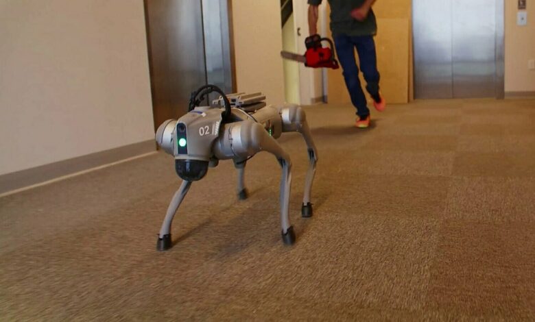 Robot AI vẫn chạy dù bị cưa chân Robot AI vẫn chạy dù bị cưa chân