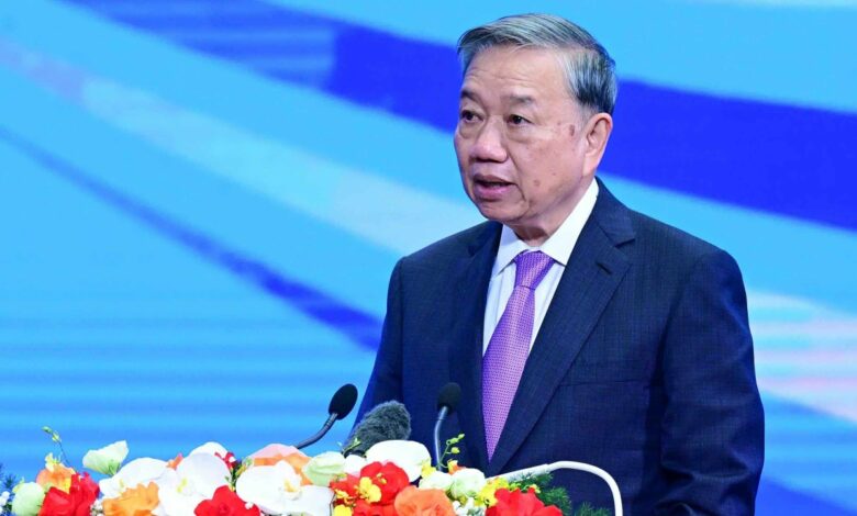 Tổng Bí thư: ‘Khoa học công nghệ là con đường sống còn’