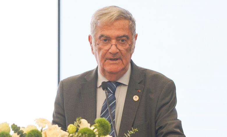 Giáo sư giải Nobel: Nghiên cứu cơ bản là nền tảng cho các công nghệ tương lai Giáo sư giải Nobel: Nghiên cứu cơ bản là nền tảng cho các công nghệ tương lai