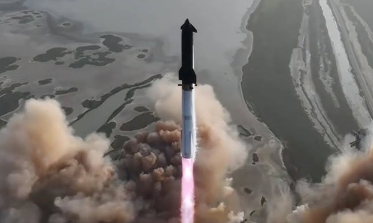 Tên lửa Starship thành công trong lần bay thử thứ 11 Tên lửa Starship thành công trong lần bay thử thứ 11