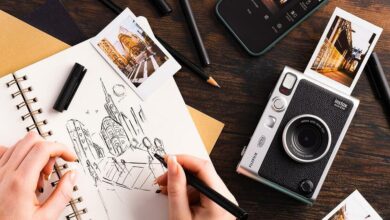 Thành công ‘đi ngược thời đại’ của máy ảnh chụp lấy liền