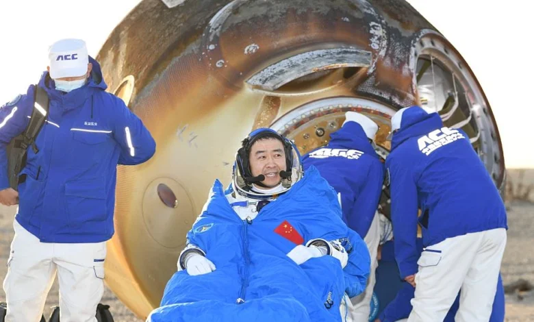 Phi hành đoàn Trung Quốc trở về an toàn sau sự cố