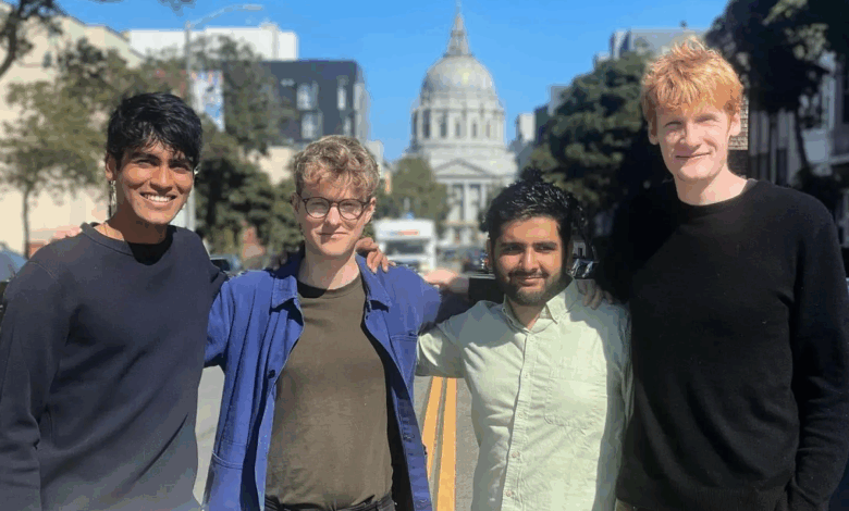 Tạo AI hỗ trợ lập trình, bốn người trẻ thành tỷ phú Tạo AI hỗ trợ lập trình, bốn người trẻ thành tỷ phú