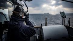 Buôn lậu, do thám, phá hoại: Nga sử dụng hạm đội ngầm để lách lệnh trừng phạt của phương Tây như thế nào? Buôn lậu, do thám, phá hoại: Nga sử dụng hạm đội ngầm để lách lệnh trừng phạt của phương Tây như thế nào?