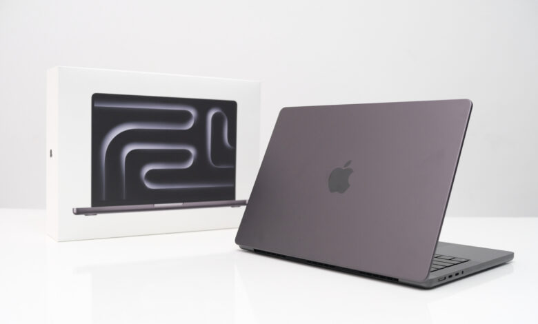 Mở hộp MacBook Pro 14 inch dùng chip M5