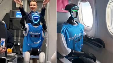 Robot hình người lần đầu làm tiếp viên hàng không