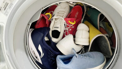 Có nên giặt giày bằng máy giặt?