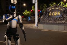 Robot hình người Trung Quốc lập kỷ lục thế giới về đi bộ