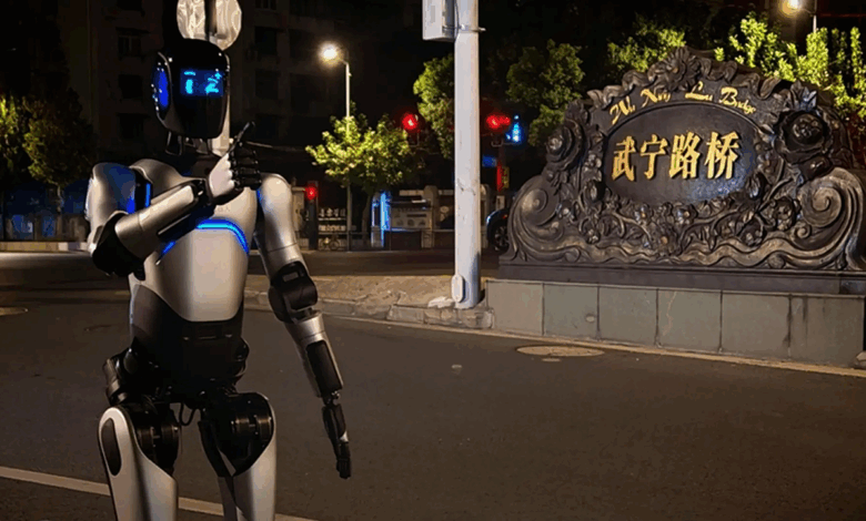 Robot hình người Trung Quốc lập kỷ lục thế giới về đi bộ Robot hình người Trung Quốc lập kỷ lục thế giới về đi bộ