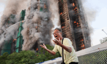 ‘Tôi thấy suy sụp’: dân Hong Kong bàng hoàng sau vụ cháy thiêu rụi nhiều khối chung cư