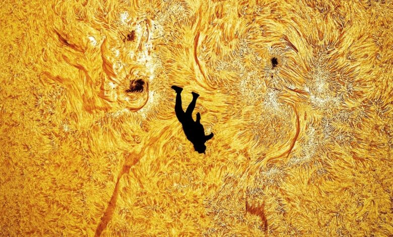 Ảnh chụp người nhảy dù phía trước Mặt Trời thu hút chú ý Ảnh chụp người nhảy dù phía trước Mặt Trời thu hút chú ý