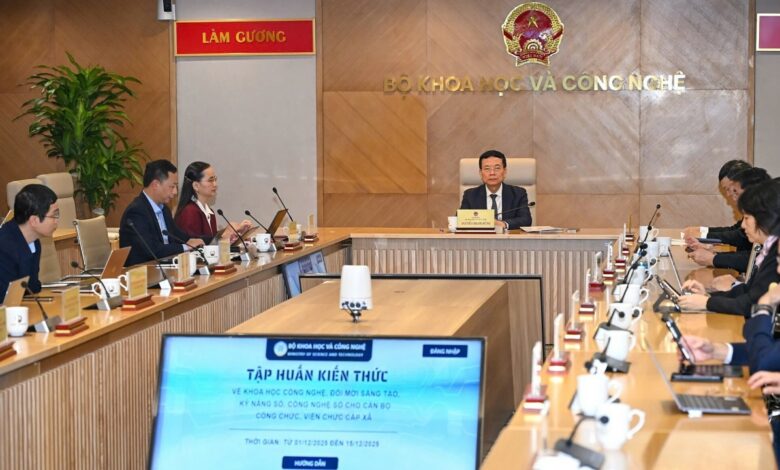 Bộ KH&CN tập huấn chuyển đổi số để giảm tải cho cấp xã Bộ KH&CN tập huấn chuyển đổi số để giảm tải cho cấp xã