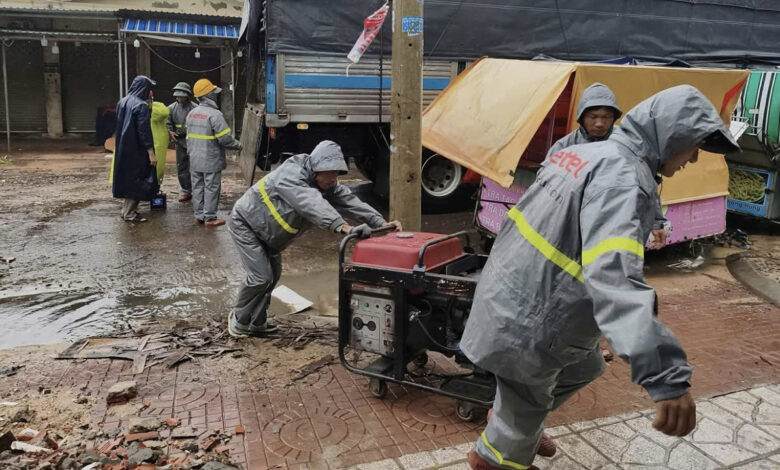 Triển khai xe phát sóng cơ động đảm bảo liên lạc vùng thiên tai