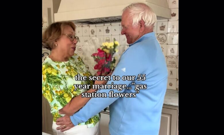 ‘Bà ngoại’ 77 tuổi dùng công nghệ để tạo động lực sống