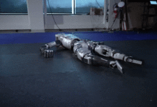 Lý do robot hình người Mỹ đứng dậy ‘khác người’ Lý do robot hình người Mỹ đứng dậy ‘khác người’