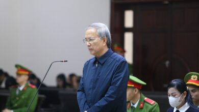 Khi vành móng ngựa là ‘giường bệnh’ của quyền lực đã mất Khi vành móng ngựa là ‘giường bệnh’ của quyền lực đã mất