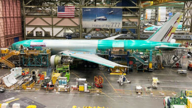 Bên trong nhà máy sản xuất máy bay lớn nhất của Boeing