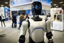 Trung Quốc tăng tốc sản xuất robot hình người dù còn nhiều rào cản