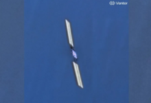 Ảnh chụp vệ tinh Starlink đang rơi xuống Trái Đất