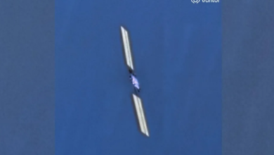 Ảnh chụp vệ tinh Starlink đang rơi xuống Trái Đất