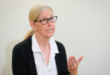 Chứng minh virus HPV gây ung thư hầu họng, Giáo sư Mỹ thắng giải 3 triệu USD Chứng minh virus HPV gây ung thư hầu họng, Giáo sư Mỹ thắng giải 3 triệu USD