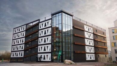 Bãi đậu xe châu Âu đầu tiên xây từ cánh turbine gió cũ