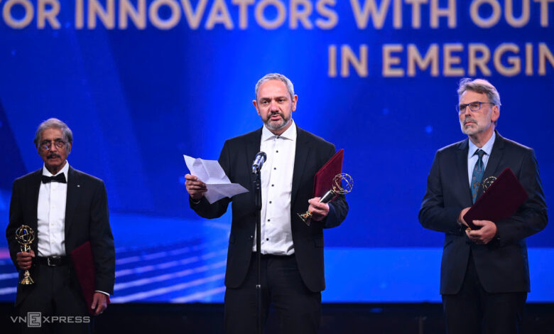 Tiến sĩ giúp cây sinh sản vô tính bằng hạt thắng giải đặc biệt VinFuture 2025 Tiến sĩ giúp cây sinh sản vô tính bằng hạt thắng giải đặc biệt VinFuture 2025