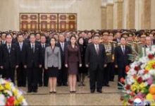Ái nữ của ông Kim Jong-un lần đầu xuất hiện công khai tại Điện Mặt trời