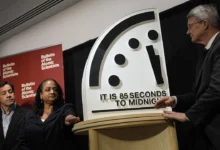 Đồng hồ tận thế tiến sát mốc nửa đêm nhất lịch sử