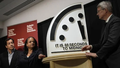 Đồng hồ tận thế thể hiện điều gì?