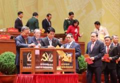 Trung ương Đảng khóa 14 và những mối quan hệ đáng chú ý