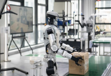 Giám đốc UBTech: ‘Robot làm việc chỉ hiệu quả bằng nửa con người’