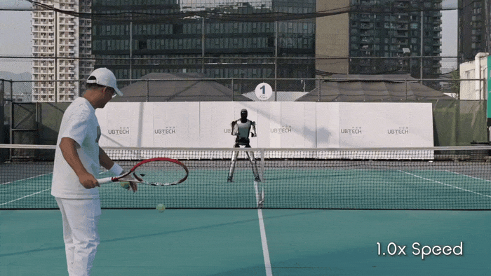 Robot hình người chơi tennis Robot hình người chơi tennis