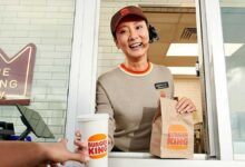 Burger King thử nghiệm tai nghe AI theo dõi nhân viên