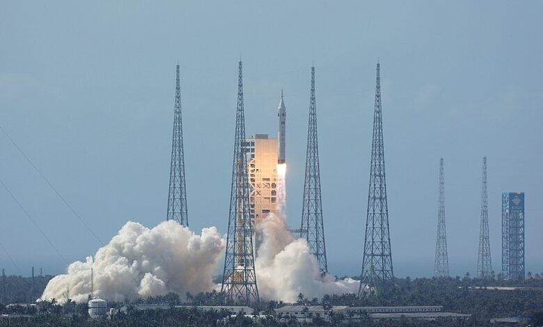 Trung Quốc thử nghiệm tên lửa và tàu Mặt Trăng