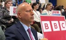 Bị gọi là ‘kẻ thù’: Phóng viên BBC Steve Rosenberg nói về thế đi trên dây khi đưa tin từ Nga