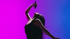 Họ đến Hàn Quốc với giấc mơ trở thành ngôi sao K-pop – nhưng rồi lại thất vọng