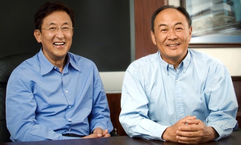 Hai doanh nhân gốc Hoa có thêm 14 tỷ USD nhờ cơn khát chip nhớ Hai doanh nhân gốc Hoa có thêm 14 tỷ USD nhờ cơn khát chip nhớ