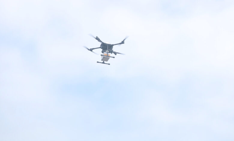Lần đầu giao hàng vượt biển bằng UAV ở Việt Nam