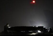 Israel mở đợt tấn công mới, giá dầu lên 100 USD/thùng