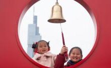 ‘Đầu tư vào con người’: Liệu nỗ lực thúc đẩy chi tiêu có giúp vực dậy nền kinh tế Trung Quốc?