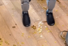 Loạt sự cố hài hước của robot hình người