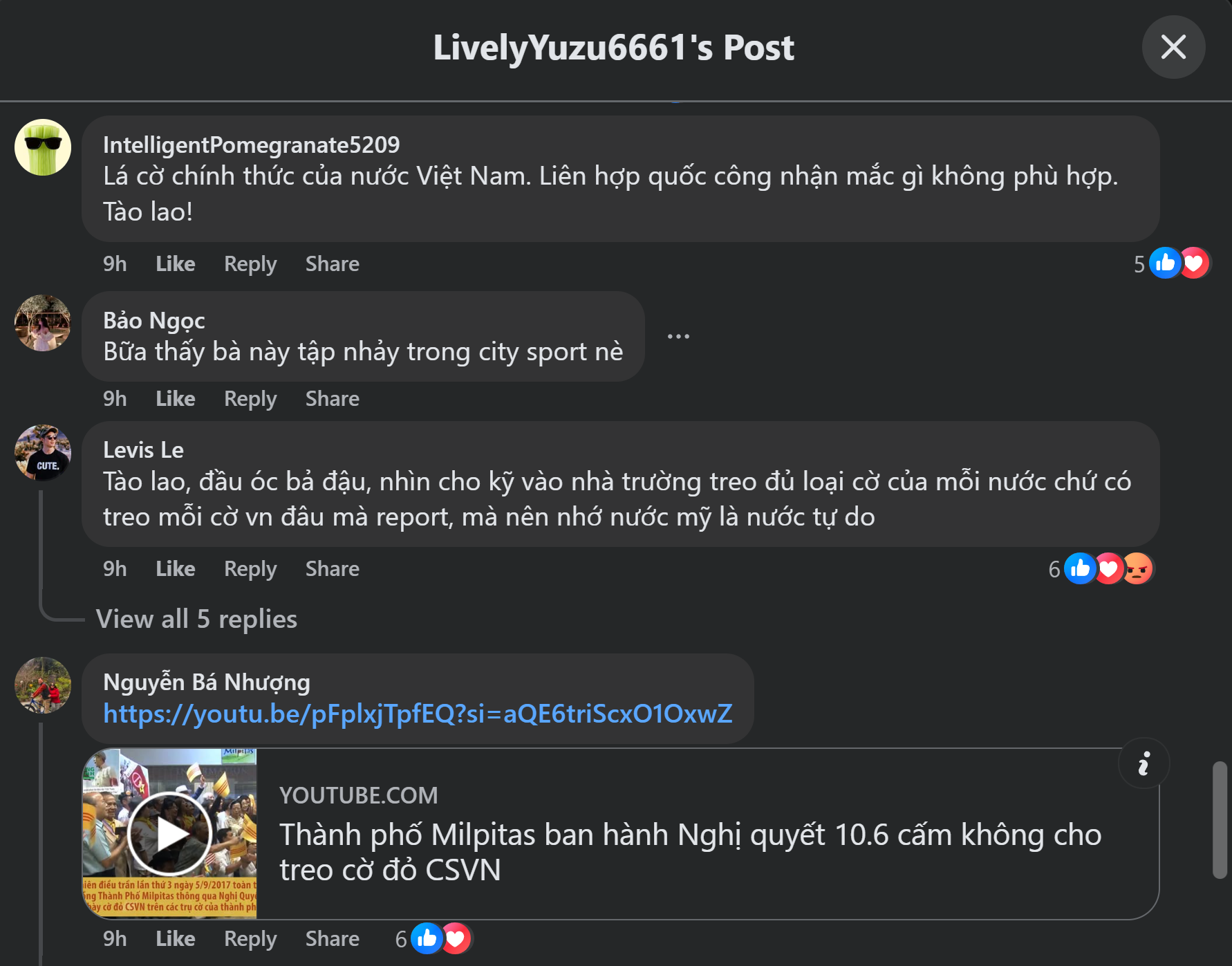 Tại vùng San Jose, Trường trung học Milpitas treo cờ đỏ sao vàng