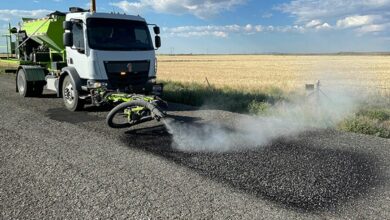 Xe vá ổ gà trong hai phút