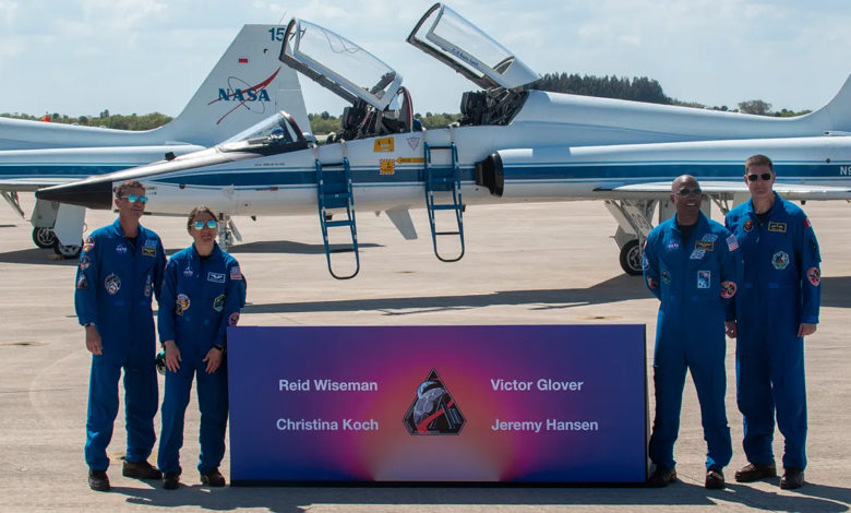 Phi hành đoàn Artemis 2 đến bãi phóng, sẵn sàng tới Mặt Trăng Phi hành đoàn Artemis 2 đến bãi phóng, sẵn sàng tới Mặt Trăng