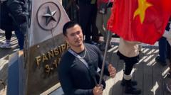 Người đàn ông Việt Nam đoàn tụ với mẹ ruột sau nhiều thập kỷ