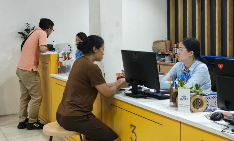 Nhiều chủ thuê bao đi xác thực vì hiểu nhầm ‘sẽ bị khóa SIM’