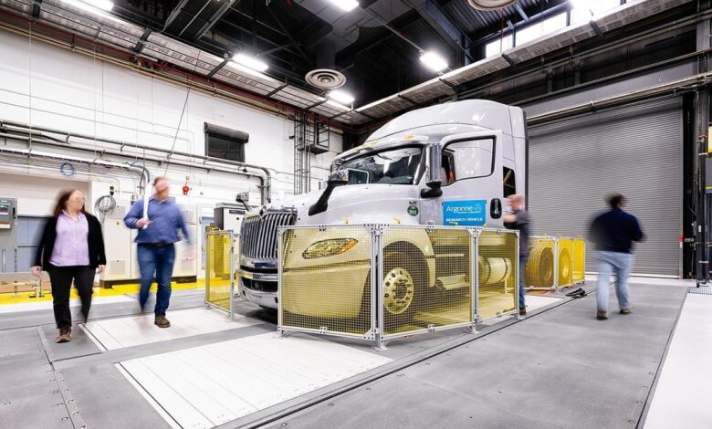 Mỹ xây ‘đường thử nghiệm trong nhà’ cho xe tải hạng nặng